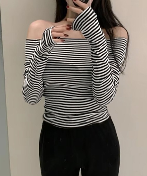 ALTROSE(アルトローズ)の「オフショルデザイン ボーダー カットソー 韓国 シンプル(Tシャツ/カットソー・レディース・グレー/ブラック・FREE)」の7枚目の写真