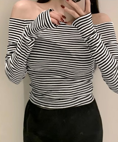 ALTROSE(アルトローズ)の「オフショルデザイン ボーダー カットソー 韓国 シンプル(Tシャツ/カットソー・レディース・グレー/ブラック・FREE)」の9枚目の写真