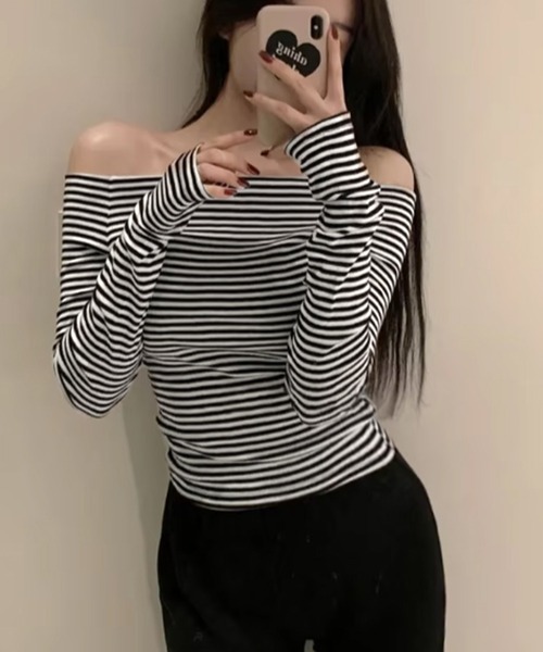 ALTROSE(アルトローズ)の「オフショルデザイン ボーダー カットソー 韓国 シンプル(Tシャツ/カットソー・レディース・グレー/ブラック・FREE)」の12枚目の写真