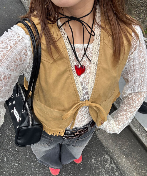 CIAOPANIC（チャオパニック）の「ウエスタンレーススウェードベスト（ベスト・レディース・ベージュ/ボルドー/ブラウン・ONE SIZE）」の2枚目の写真