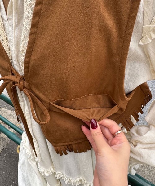 CIAOPANIC（チャオパニック）の「ウエスタンレーススウェードベスト（ベスト・レディース・ベージュ/ボルドー/ブラウン・ONE SIZE）」の20枚目の写真