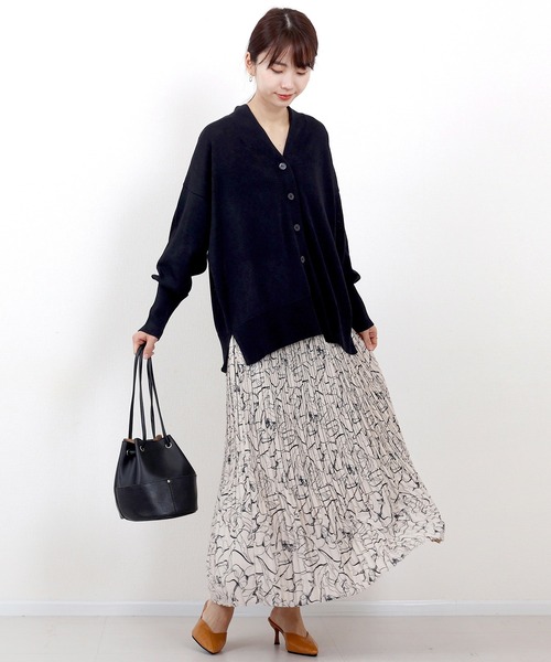 Aletta vita（アレッタビータ）の「UV加工リネンライクVネックカーディガン（カーディガン/ボレロ・レディース・オフホワイト/ブラック/ライトグレー/ライム・FREE）」の19枚目の写真