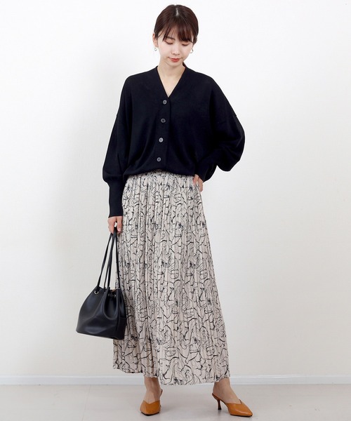 Aletta vita（アレッタビータ）の「UV加工リネンライクVネックカーディガン（カーディガン/ボレロ・レディース・オフホワイト/ブラック/ライトグレー/ライム・FREE）」の21枚目の写真