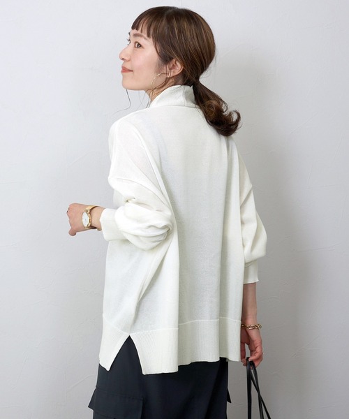 Aletta vita（アレッタビータ）の「UV加工リネンライクVネックカーディガン（カーディガン/ボレロ・レディース・オフホワイト/ブラック/ライトグレー/ライム・FREE）」の11枚目の写真