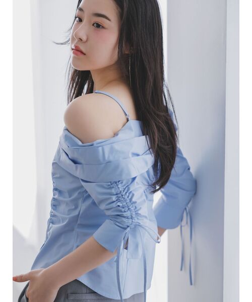 dazzlin（ダズリン）の「アシメギャザーブラウス（シャツ/ブラウス・レディース・オフホワイト/ブルー/イエロー・FREE）」の4枚目の写真