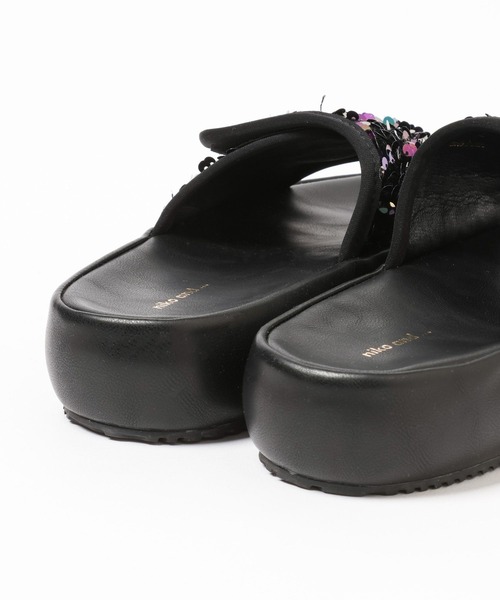 niko and...(ニコアンド)の「オリジナルボリュームスライドサンダル(サンダル・レディース・アイボリー/ブラック/レッド・LARGE/MEDIUM)」の10枚目の写真