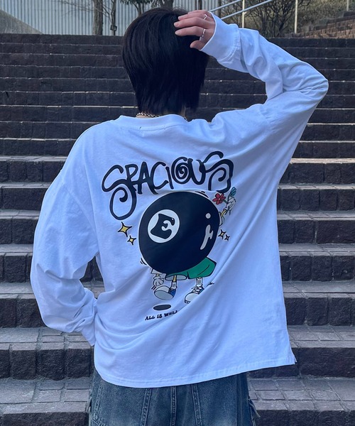 ILL'S(イルズ)の「ポップイラスト 発泡バックプリント クルーネックビッグシルエットロンT カットソー メンズ レディース(Tシャツ/カットソー・メンズ・ホワイト系その他3/ブラック系その他4/ブラック系その他2/ホワイト系その他2/ホワイト系その他4/ブラック系その他3・M/L)」の2枚目の写真