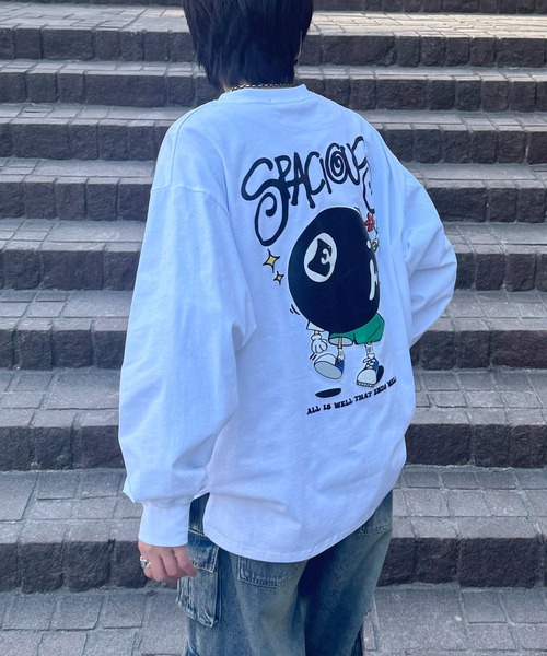 ILL'S(イルズ)の「ポップイラスト 発泡バックプリント クルーネックビッグシルエットロンT カットソー メンズ レディース(Tシャツ/カットソー・メンズ・ホワイト系その他3/ブラック系その他4/ブラック系その他2/ホワイト系その他2/ホワイト系その他4/ブラック系その他3・M/L)」の9枚目の写真
