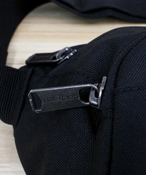 Carhartt（カーハート）の「クラシック ウエストパック Classic Waist Pack（ボディバッグ/ウエストポーチ・メンズ・カモフラージュ/ピンク/ブラウン/ブラック・O/S）」の12枚目の写真