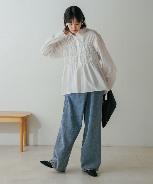 Bou Jeloud(ブージュルード)の「ギャザーデザインシャツ(シャツ/ブラウス・レディース・ブルー/ホワイト・38)」の4枚目の写真