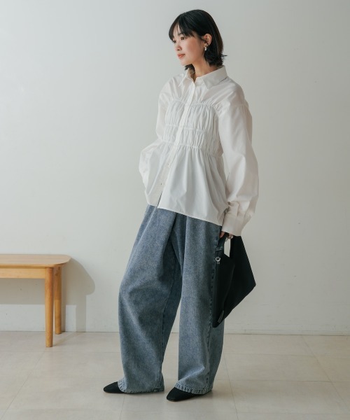 Bou Jeloud(ブージュルード)の「ギャザーデザインシャツ(シャツ/ブラウス・レディース・ブルー/ホワイト・38)」の7枚目の写真