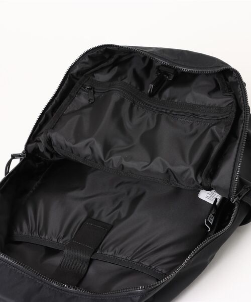 NEW ERA（ニューエラ）の「【NEW ERA/ニューエラ】LIGHT PACK（バックパック/リュック・メンズ・ブラック/ストーン/ブラック系その他/サンドベージュ/オリーブ・FREE）」の7枚目の写真