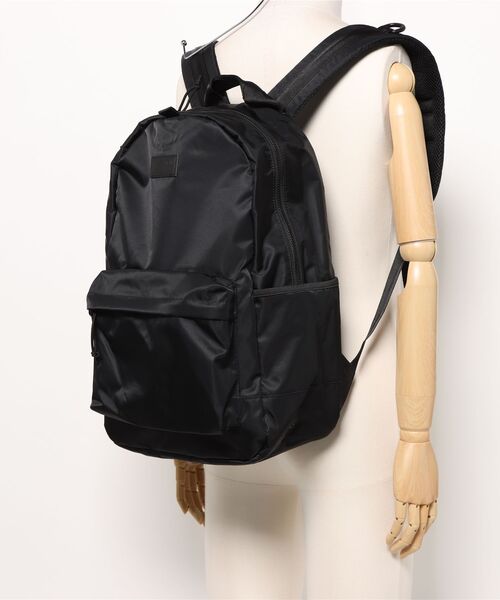 NEW ERA（ニューエラ）の「【NEW ERA/ニューエラ】LIGHT PACK（バックパック/リュック・メンズ・ブラック/ストーン/ブラック系その他/サンドベージュ/オリーブ・FREE）」の8枚目の写真