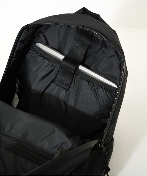 NEW ERA（ニューエラ）の「【NEW ERA/ニューエラ】LIGHT PACK（バックパック/リュック・メンズ・ブラック/ストーン/ブラック系その他/サンドベージュ/オリーブ・FREE）」の14枚目の写真