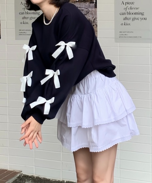 Mejoul(メジュール)の「リボンデザインスリーブスウェット(スウェット・レディース・ネイビー/グレー/ブラック・M/L)」の6枚目の写真