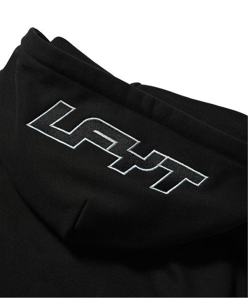 LFYT(エルエフワイティー)の「LFYT ラファイエット【Lafayette】× フブ【FUBU】- パーカー【CHENILLE PATCH HOODIE LE250502】(パーカー・メンズ・アイボリー/ブラック・LARGE/X-LARGE/MEDIUM/XX-LARGE)」の13枚目の写真
