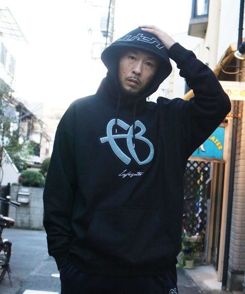 LFYT(エルエフワイティー)の「LFYT ラファイエット【Lafayette】× フブ【FUBU】- パーカー【CHENILLE PATCH HOODIE LE250502】(パーカー・メンズ・アイボリー/ブラック・LARGE/X-LARGE/MEDIUM/XX-LARGE)」の17枚目の写真