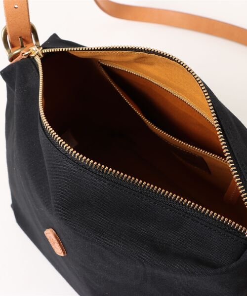CLEDRAN(クレドラン)の「【帆布×本厚ヌメ】CL2039 INNO 2WAY SHOULDER M(ショルダーバッグ・レディース・グリーン/ベージュ/ブラック・FREE)」の16枚目の写真