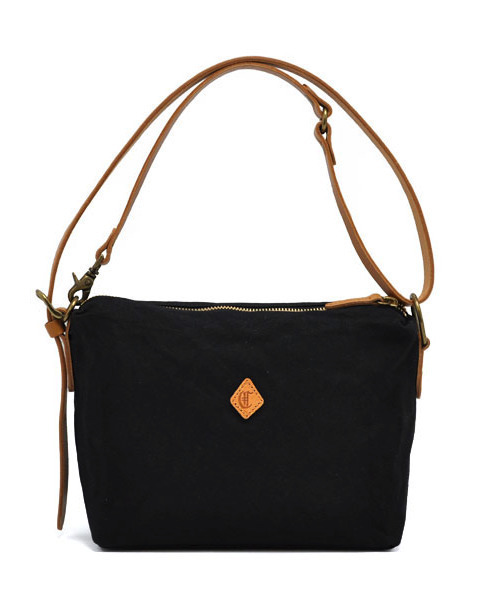 CLEDRAN(クレドラン)の「【帆布×本厚ヌメ】CL2039 INNO 2WAY SHOULDER M(ショルダーバッグ・レディース・グリーン/ベージュ/ブラック・FREE)」の1枚目の写真