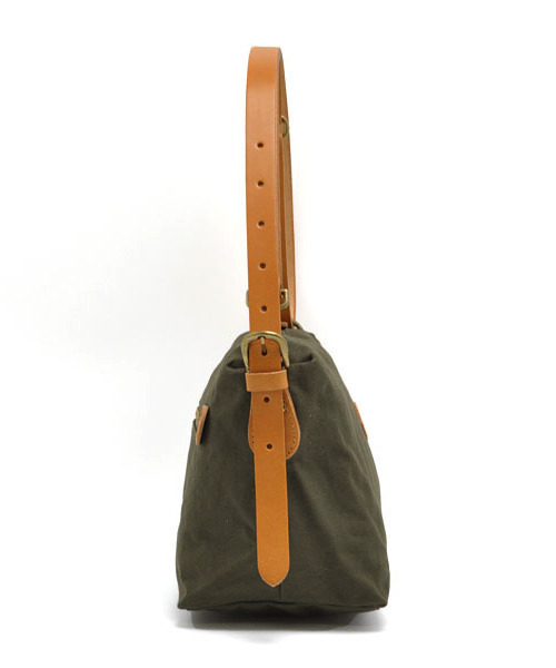 CLEDRAN(クレドラン)の「【帆布×本厚ヌメ】CL2039 INNO 2WAY SHOULDER M(ショルダーバッグ・レディース・グリーン/ベージュ/ブラック・FREE)」の7枚目の写真