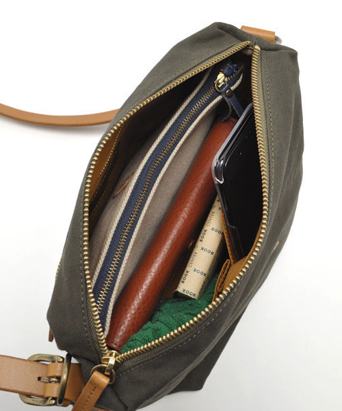 CLEDRAN(クレドラン)の「【帆布×本厚ヌメ】CL2039 INNO 2WAY SHOULDER M(ショルダーバッグ・レディース・グリーン/ベージュ/ブラック・FREE)」の12枚目の写真