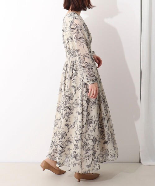 MICO COULIER（ミコクリエ）の「フラワープリントワンピース（ワンピース・レディース・ブラック/ベージュ・38）」の4枚目の写真