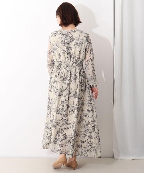 MICO COULIER（ミコクリエ）の「フラワープリントワンピース（ワンピース・レディース・ブラック/ベージュ・38）」の5枚目の写真