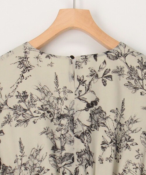 MICO COULIER（ミコクリエ）の「フラワープリントワンピース（ワンピース・レディース・ブラック/ベージュ・38）」の12枚目の写真