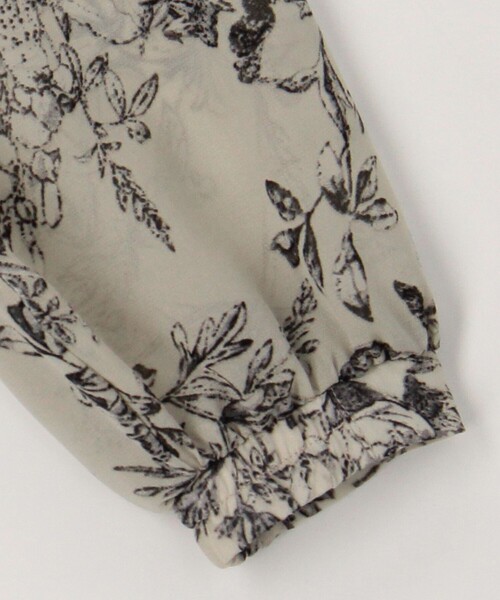 MICO COULIER（ミコクリエ）の「フラワープリントワンピース（ワンピース・レディース・ブラック/ベージュ・38）」の13枚目の写真