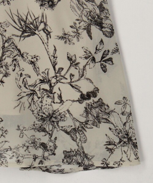 MICO COULIER（ミコクリエ）の「フラワープリントワンピース（ワンピース・レディース・ブラック/ベージュ・38）」の14枚目の写真