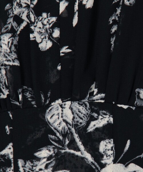 MICO COULIER（ミコクリエ）の「フラワープリントワンピース（ワンピース・レディース・ブラック/ベージュ・38）」の19枚目の写真