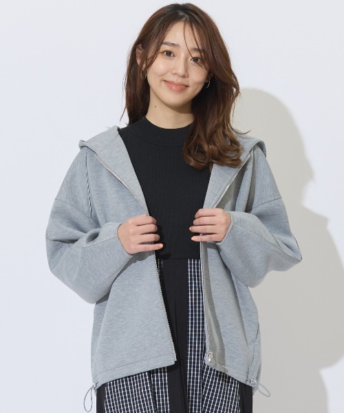 AND COUTURE(アンドクチュール)の「ダンボールポンチフーディーブルゾン(ブルゾン・レディース・アイボリー/グレー/ベージュ/ネイビー・FREE)」の3枚目の写真
