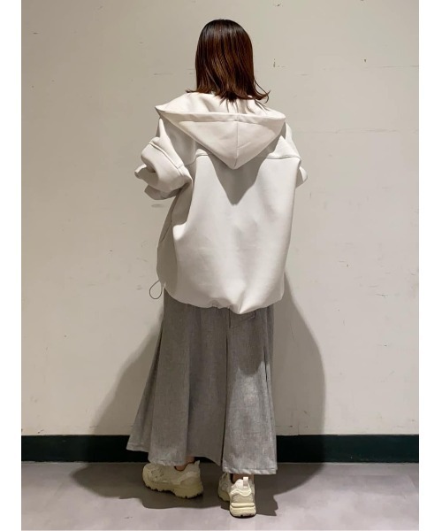 AND COUTURE(アンドクチュール)の「ダンボールポンチフーディーブルゾン(ブルゾン・レディース・アイボリー/グレー/ベージュ/ネイビー・FREE)」の22枚目の写真