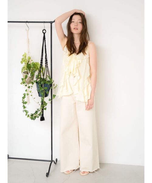 Ungrid(アングリッド)の「カットオフバギールーズデニム(デニムパンツ・レディース・ライトブルー/アイボリー・24inch/25inch/26inch)」の15枚目の写真