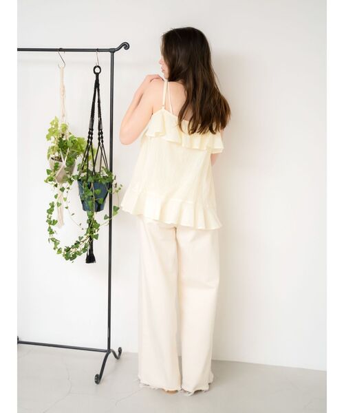 Ungrid(アングリッド)の「カットオフバギールーズデニム(デニムパンツ・レディース・ライトブルー/アイボリー・24inch/25inch/26inch)」の16枚目の写真