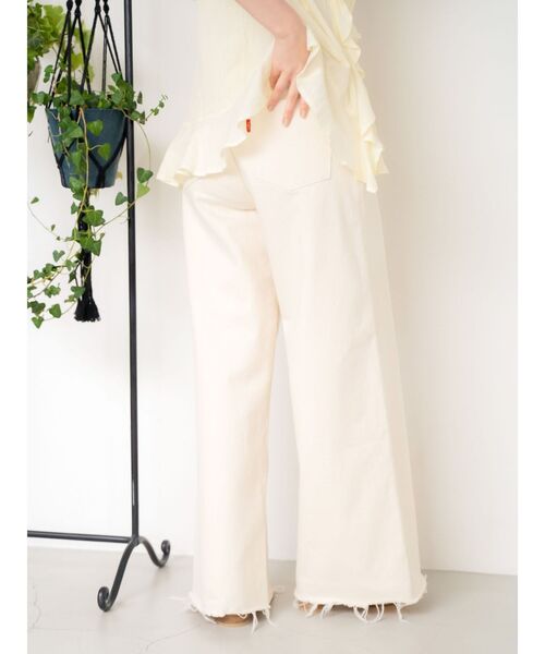 Ungrid(アングリッド)の「カットオフバギールーズデニム(デニムパンツ・レディース・ライトブルー/アイボリー・24inch/25inch/26inch)」の20枚目の写真