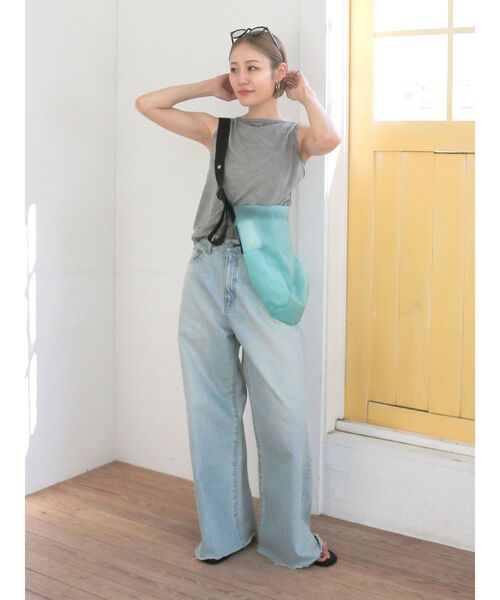 Ungrid(アングリッド)の「カットオフバギールーズデニム(デニムパンツ・レディース・ライトブルー/アイボリー・24inch/25inch/26inch)」の21枚目の写真