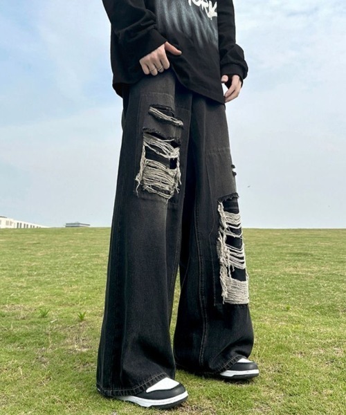 FreeZone(フリーゾーン)の「ワイドダメージデニムパンツ(デニムパンツ・メンズ・ブルー/ブラック・S/M/L)」の13枚目の写真