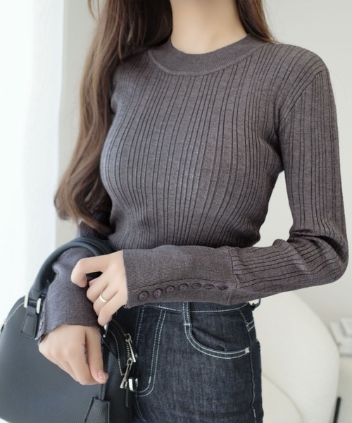 mily bilet（ミウィビレット）の「【mily bilet】大人可愛い素材とシルエット♪袖ボタン使いランダムリブニット（長袖）（ニット/セーター・レディース・ベージュ/ブラック/アイボリー/チャコールグレー・LARGE/MEDIUM/SMALL/X-LARGE）」の3枚目の写真