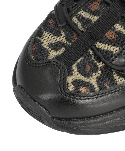 MAD FOOT（マッドフット）の「MADFOOT! マッドフット キッズ 厚底スニーカーサンダル【幅広3E】スポーツサンダル スポサン サマーシューズ 250009（サンダル・キッズ・ベージュ/ブラック系その他/ブラック×ホワイト・24.0cm/22.0cm/21.0cm/23.0cm/20.0cm）」の8枚目の写真