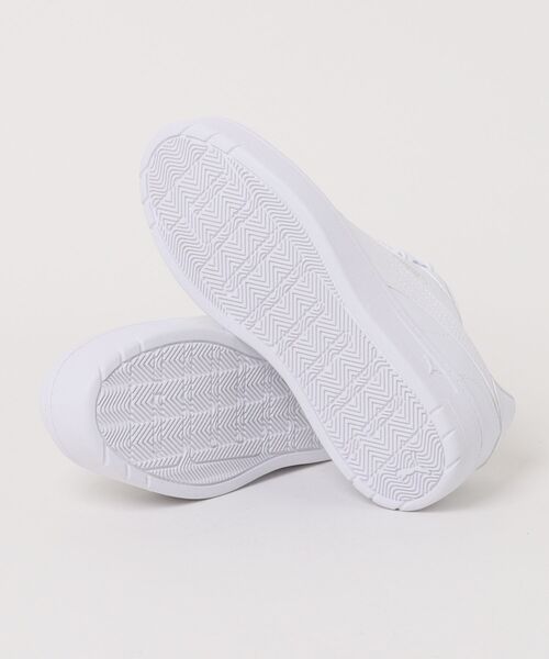 PUMA（プーマ）の「《PUMA》コート ラリー スカイ（スニーカー・レディース・ホワイト/ホワイト×ブラック/ホワイト系その他/ホワイト系その他2/ホワイト×シルバー/ホワイト×ピンク・22.5cm/23.0cm/23.5cm/24.0cm/24.5cm/25.0cm）」の8枚目の写真