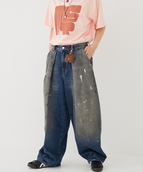 MIRROR STOKE(ミラーストーク)の「≪WEB限定≫【新色追加】TUCK DENIM WIDE PANTS/タックデニムワイドパンツ(デニムパンツ・レディース・サックスブルー/オフホワイト/ネイビー・MEDIUM/LARGE)」の1枚目の写真