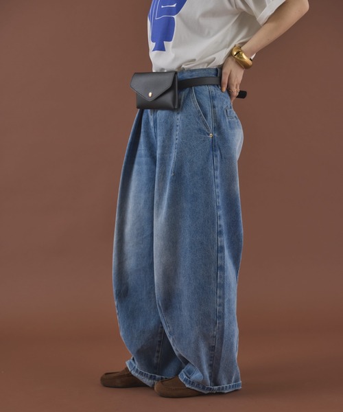 MIRROR STOKE(ミラーストーク)の「≪WEB限定≫【新色追加】TUCK DENIM WIDE PANTS/タックデニムワイドパンツ(デニムパンツ・レディース・サックスブルー/オフホワイト/ネイビー・MEDIUM/LARGE)」の5枚目の写真