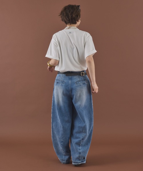 MIRROR STOKE(ミラーストーク)の「≪WEB限定≫【新色追加】TUCK DENIM WIDE PANTS/タックデニムワイドパンツ(デニムパンツ・レディース・サックスブルー/オフホワイト/ネイビー・MEDIUM/LARGE)」の14枚目の写真