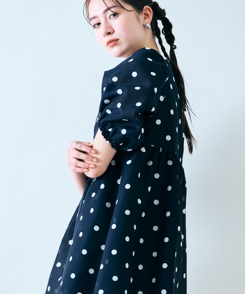 Audie a Muses(オーディアミューズ)の「ドットペプラムブラウス(シャツ/ブラウス・レディース・オフホワイト/ネイビー・38/42)」の21枚目の写真