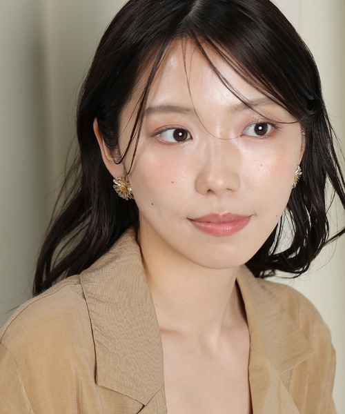 ペア⭐︎デイジーピアス デイジーのピアス or イヤリング / Daisy Pierced or Clip-On Ea