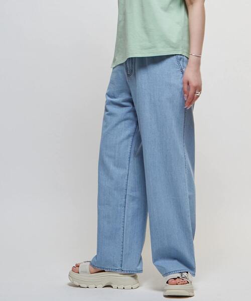 CONVERSE TOKYO(コンバーストウキョウ)の「【限定展開】LIGHT DENIM WIDE PANTS(デニムパンツ・レディース・サックスブルー/ブラック/ブルー・SMALL)」の14枚目の写真
