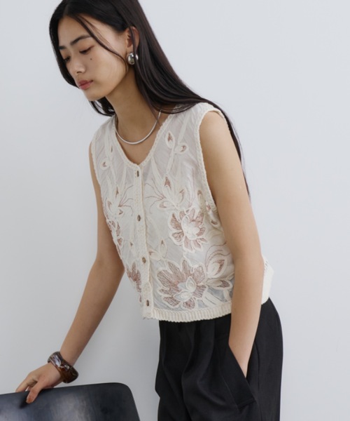 アンティカ　レースデザインベスト　ノースリーブ　フラワー　ブラック　美品 ブラックベスト×フラワーレースワンピース（黒）春/夏 シックな