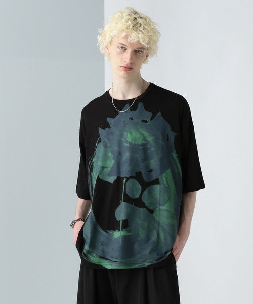 HARE（ハレ）の「ニュアンスフラワープリントカット(HARE)（Tシャツ/カットソー・メンズ・ブラック×ブルー/ブラック×ホワイト/ホワイト・FREE）」の3枚目の写真