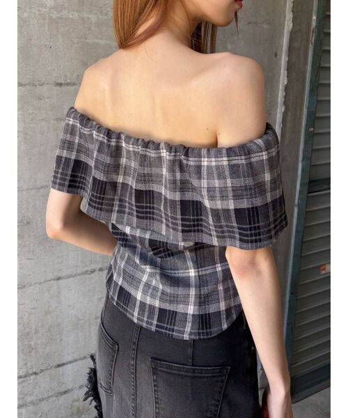 EVRIS（エヴリス）の「チェックオフショルブラウス（シャツ/ブラウス・レディース・ブラウン/ブラック・FREE）」の5枚目の写真